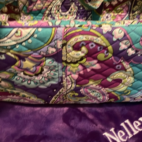 💜Vera Bradley💜-Vibrant Paisley Tote Bag - Picture 3 of 6